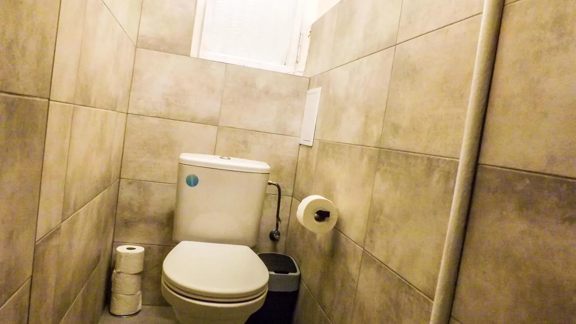 Nice Room E3 Prague Homestay